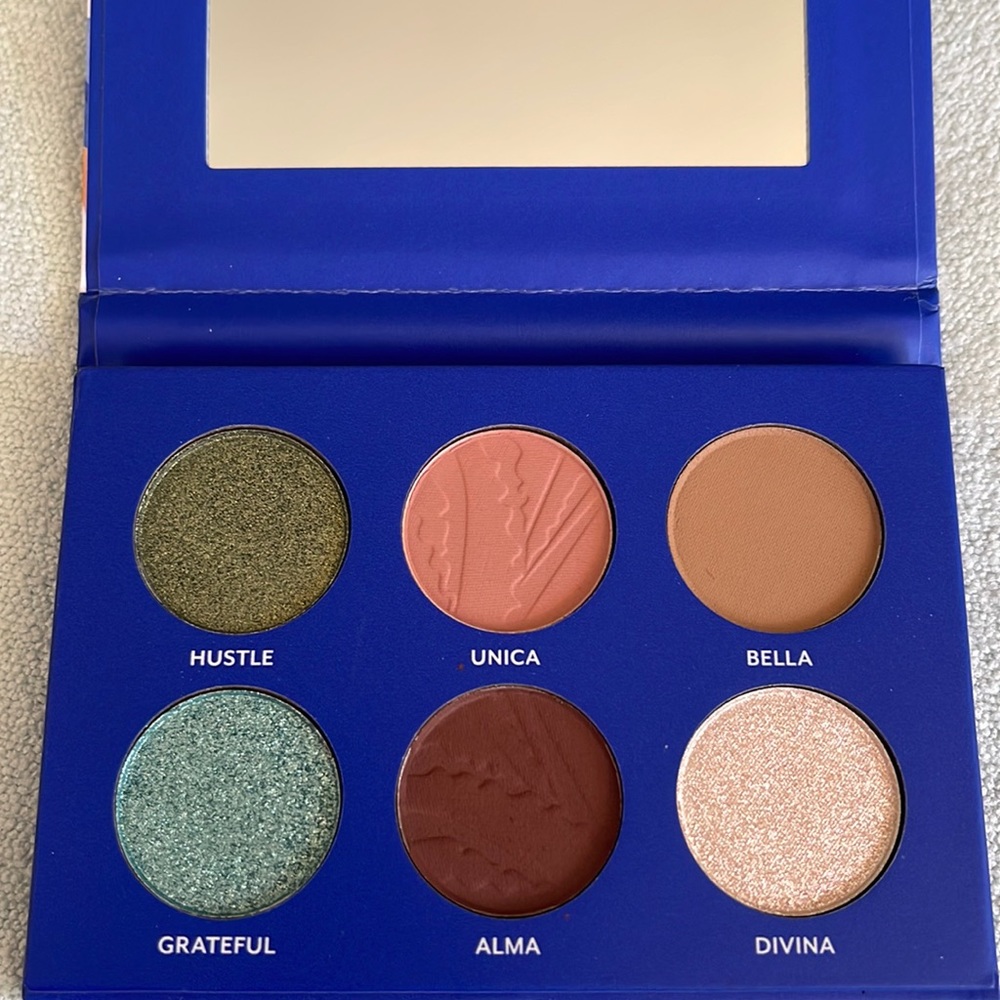 TRESLÚCE I Am Alma palette